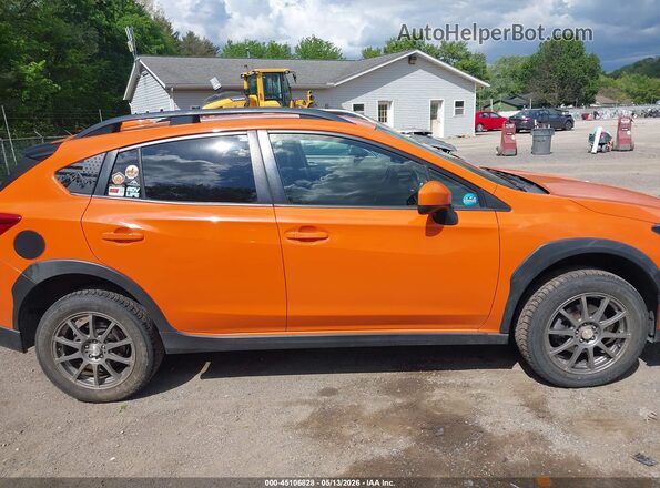 JF2GTAEC5K8268577 2019 SUBARU CROSSTREK Orange Սալոնի հետևի տեսք
