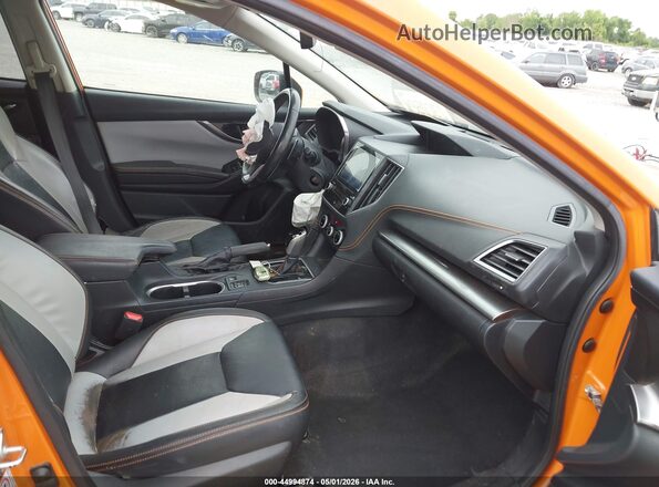 JF2GTAJC2JH317531 2018 SUBARU CROSSTREK Orange 