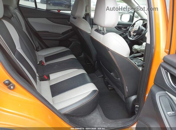 JF2GTAJC2JH317531 2018 SUBARU CROSSTREK Orange 