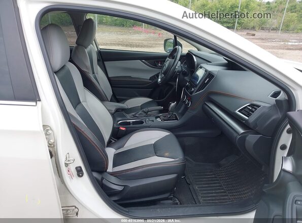 JF2GTAMC3K8220139 2019 SUBARU CROSSTREK White Front interior view