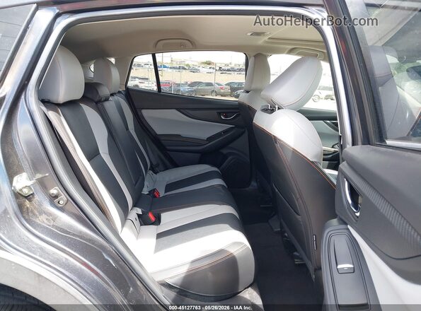 JF2GTAMC5JH205625 2018 SUBARU CROSSTREK Gray Widok naklejki z numerem VIN