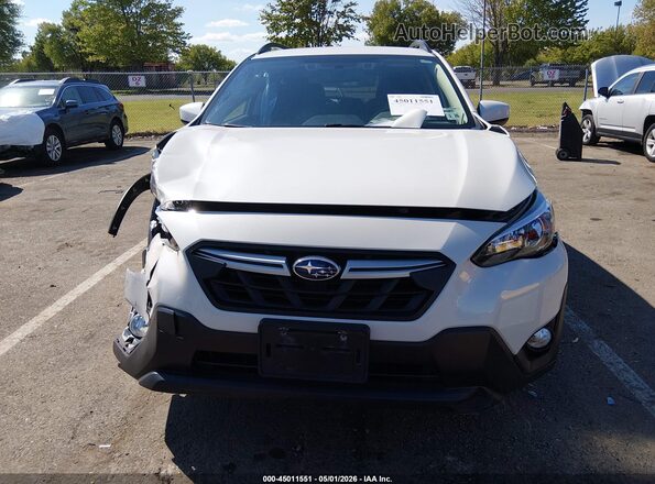 JF2GTAPC3M8303827 2021 SUBARU CROSSTREK White Vista frontal