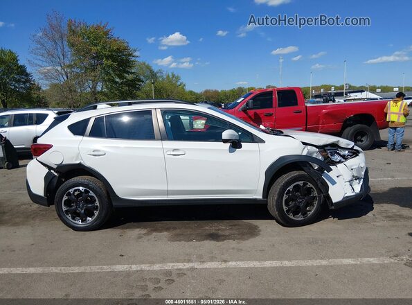 JF2GTAPC3M8303827 2021 SUBARU CROSSTREK White Vista interior trasera
