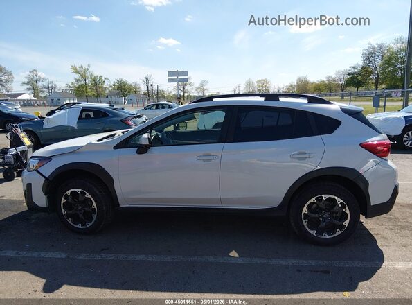 JF2GTAPC3M8303827 2021 SUBARU CROSSTREK White Vista interior de 360 grados