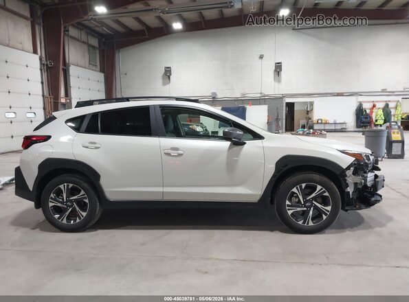 JF2GUADC1RH909586 2024 SUBARU CROSSTREK White Սալոնի 360 աստիճան տեսք