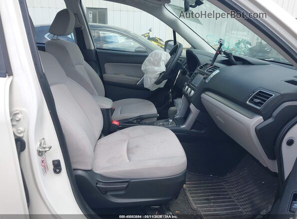 JF2SJABC2JH542658 2018 SUBARU FORESTER 2.5 White Вид салону спереду