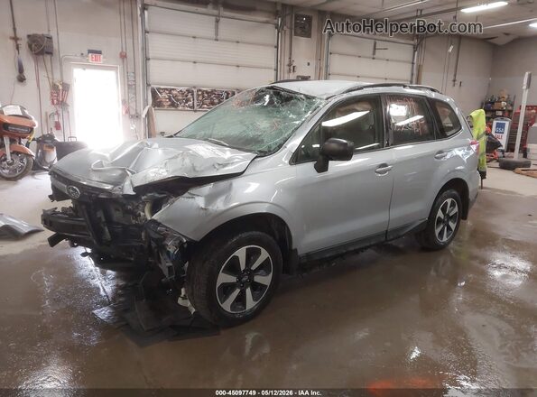 JF2SJABC5HH481770 2017 SUBARU FORESTER 2.5 Silver Vista tres cuartos delantera izquierda
