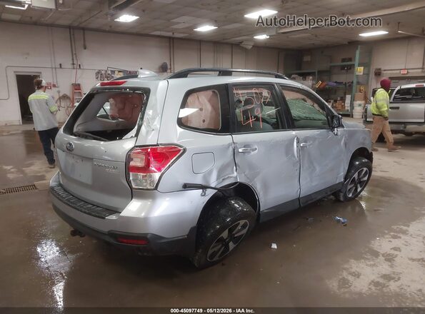 JF2SJABC5HH481770 2017 SUBARU FORESTER 2.5 Silver Trasero derecho