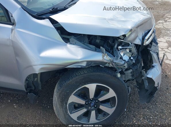 JF2SJADC0HH402860 2017 SUBARU FORESTER Silver Widok z przodu