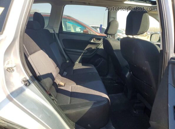JF2SJADC2GH507026 2016 SUBARU FORESTER Silver Widok wnętrza z tyłu