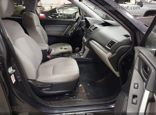 JF2SJAEC3HH426973 2017 SUBARU FORESTER 2.5 Gray Widok wnętrza z przodu