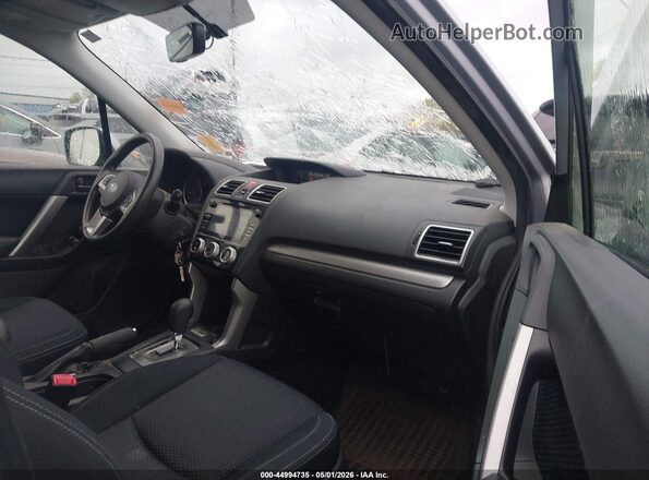 JF2SJAEC4HH479343 2017 SUBARU FORESTER 2.5 Silver Vista interior delantera