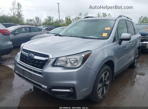 JF2SJAEC4HH479343 2017 SUBARU FORESTER 2.5 Silver Vista tres cuartos delantera izquierda