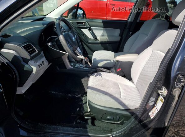 JF2SJAEC7JH579328 2018 SUBARU FORESTER 2.5 Blue Front interior view