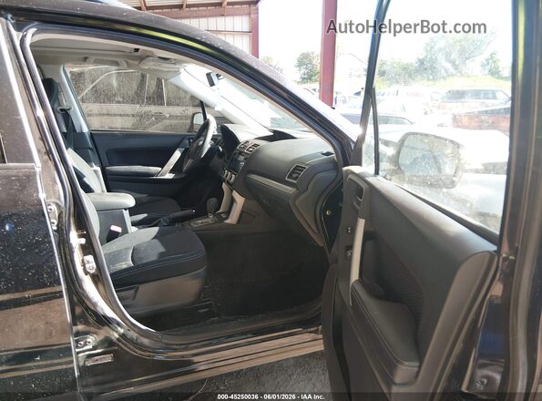 JF2SJAEC9HH493402 2017 SUBARU FORESTER Black Widok wnętrza z przodu