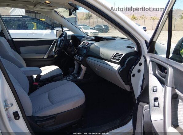 JF2SJAECXHH410821 2017 SUBARU FORESTER 2.5 White Սալոնի դիմացի տեսք