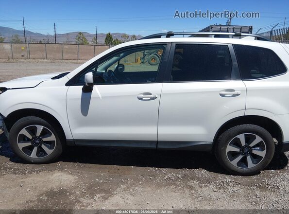 JF2SJAECXHH410821 2017 SUBARU FORESTER 2.5 White 