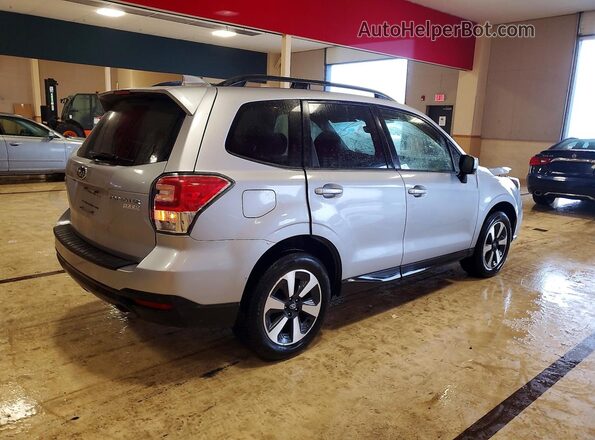 JF2SJAECXHH543997 2017 SUBARU FORESTER Silver Trasero derecho