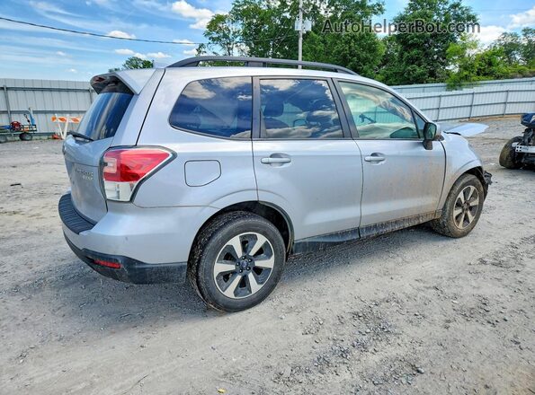 JF2SJAECXHH554675 2017 SUBARU FORESTER Silver Trasero derecho
