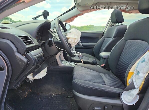 JF2SJAECXHH554675 2017 SUBARU FORESTER Silver Vista interior delantera