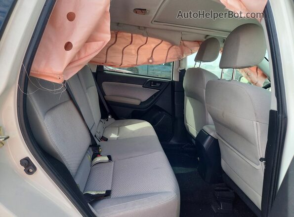 JF2SJAECXJH584135 2018 SUBARU FORESTER White 