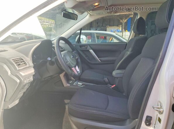 JF2SJAGC3JH441816 2018 SUBARU FORESTER White Widok wnętrza z przodu