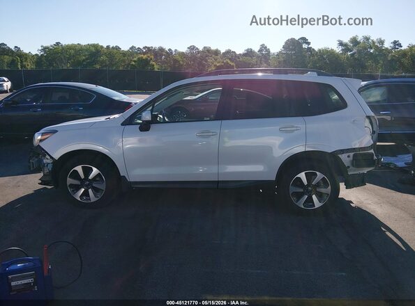 JF2SJAGC3JH508219 2018 SUBARU FORESTER White 
