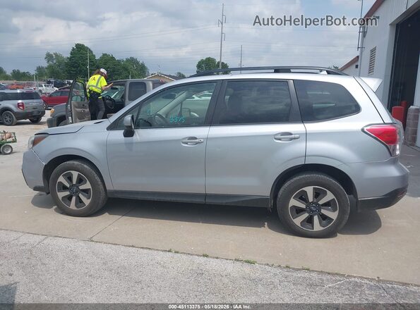 JF2SJAGC9HH571853 2017 SUBARU FORESTER Silver 360 interior view