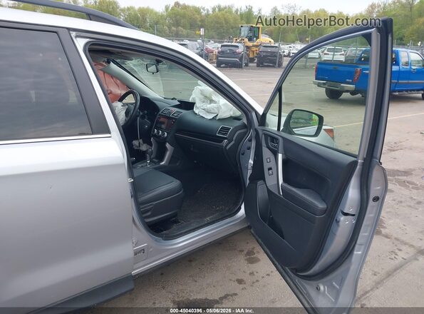 JF2SJAJC1HH502891 2017 SUBARU FORESTER 2.5 Silver წინა სალონის ხედი