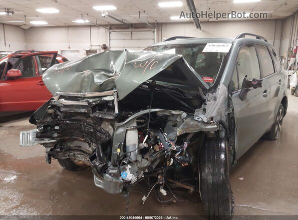 JF2SJARC1HH542943 2017 SUBARU FORESTER 2.5 Green Front view