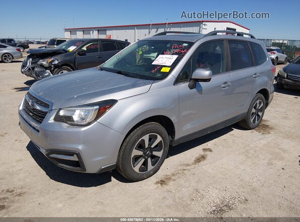 JF2SJARC3JH476028 2018 SUBARU FORESTER 2.5 Silver Vista tres cuartos delantera izquierda