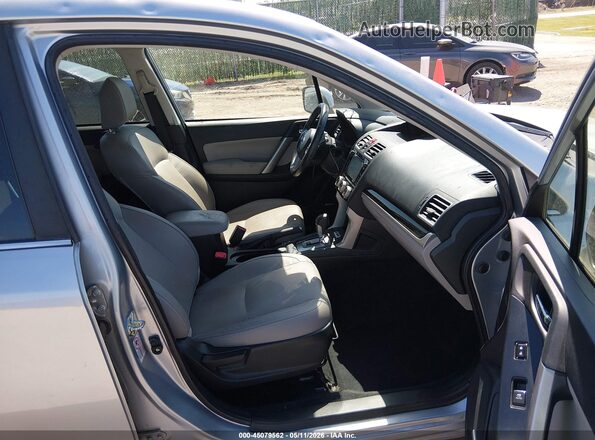 JF2SJARC3JH476028 2018 SUBARU FORESTER 2.5 Silver Vista interior delantera