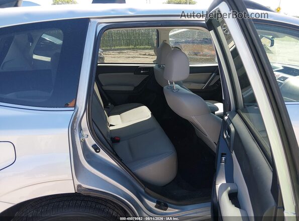 JF2SJARC3JH476028 2018 SUBARU FORESTER 2.5 Silver Vista de la etiqueta del VIN