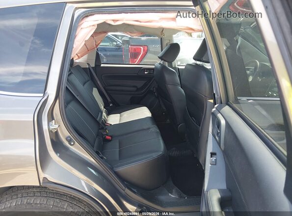JF2SJAWC3JH604272 2018 SUBARU FORESTER Beige Вид наклейки з VIN-кодом