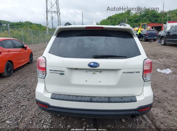 JF2SJAWC4JH486815 2018 SUBARU FORESTER White 