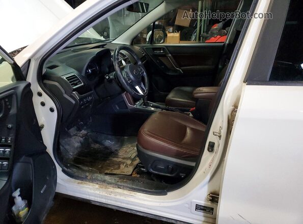 JF2SJHSC2HH494341 2017 SUBARU FORESTER2. White Front interior view