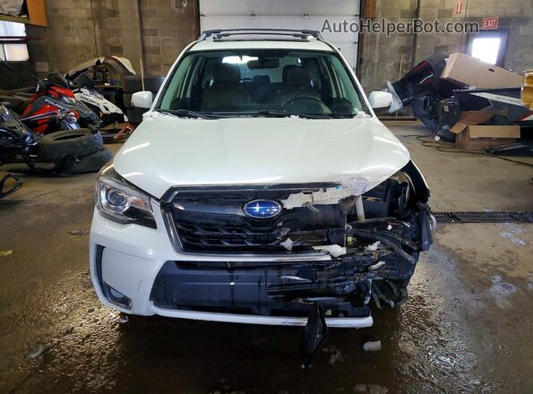 JF2SJHSC2HH494341 2017 SUBARU FORESTER2. White Front view