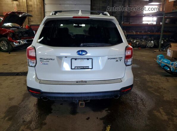 JF2SJHSC2HH494341 2017 SUBARU FORESTER2. White Rear view
