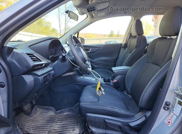 JF2SKACC8KH426023 2019 SUBARU FORESTER Silver 