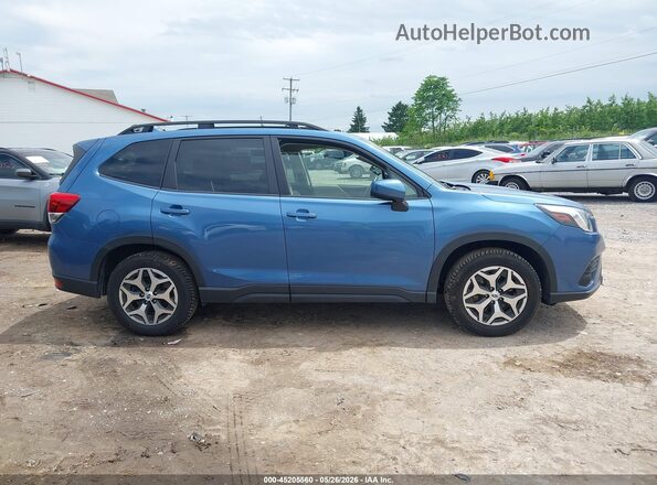 JF2SKAEC5NH510933 2022 SUBARU FORESTER Blue Vista interior trasera
