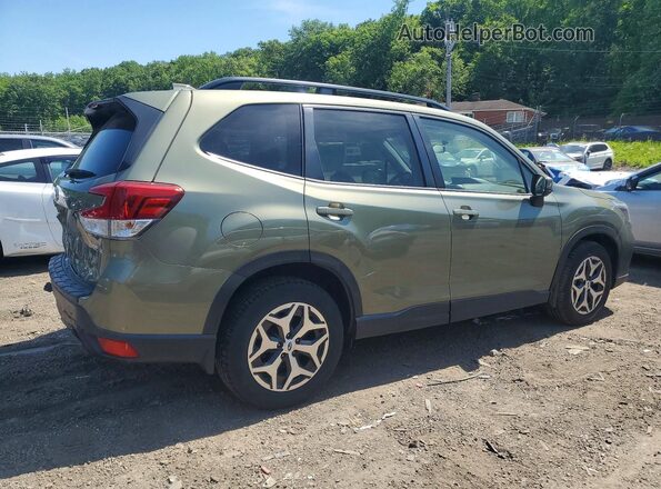 JF2SKAFC1MH456253 2021 SUBARU FORESTER Green 