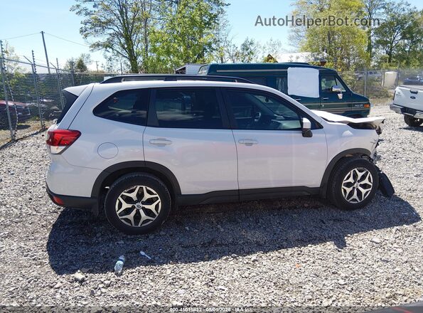 JF2SKAJC1MH513008 2021 SUBARU FORESTER White 