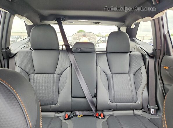 JF2SKAJC2RH521819 2024 SUBARU FORESTER Silver უკანა სავარძლების ხედი
