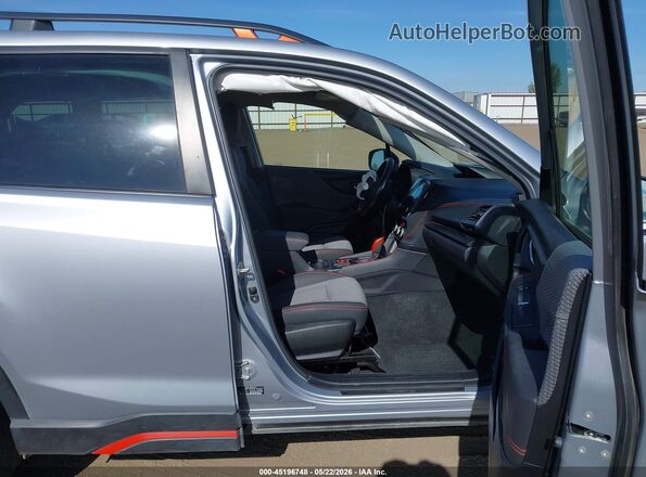 JF2SKAJC9NH435868 2022 SUBARU FORESTER Pewter Front interior view