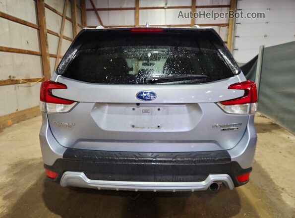 JF2SKARCXNH528922 2022 SUBARU FORESTER Silver Widok z tyłu