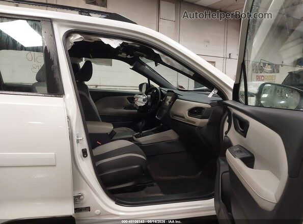 JF2SLDAC1SH486663 2025 SUBARU FORESTER White Front interior view