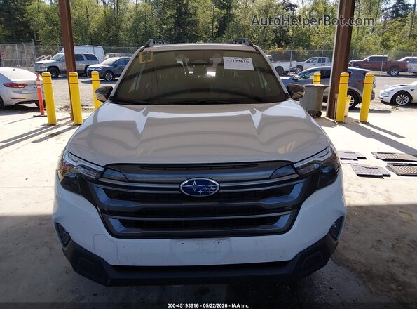 JF2SLDDC8SH599621 2025 SUBARU FORESTER White Սալոնի հետևի տեսք
