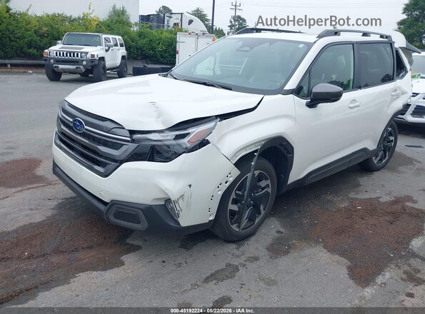JF2SLDRC1SH573077 2025 SUBARU FORESTER White Front left