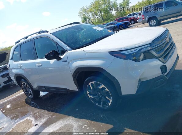 JF2SLSED5SH405168 2025 SUBARU FORESTER White Սալոնի հետևի տեսք
