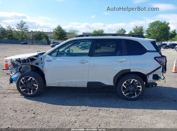 JF2SLSED7SH447700 2025 SUBARU FORESTER White 